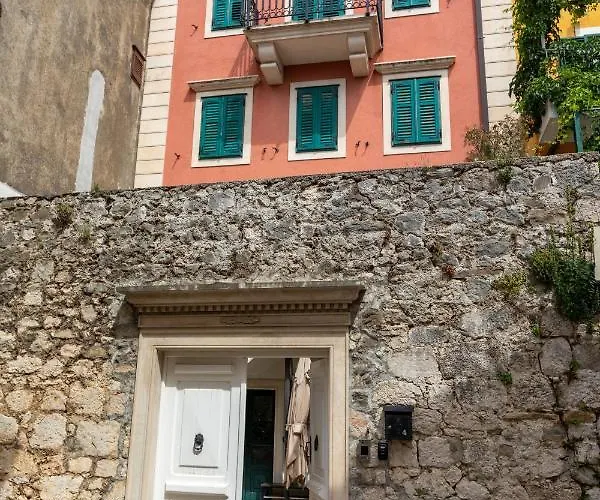 Apartment Coastal Villa Makarska